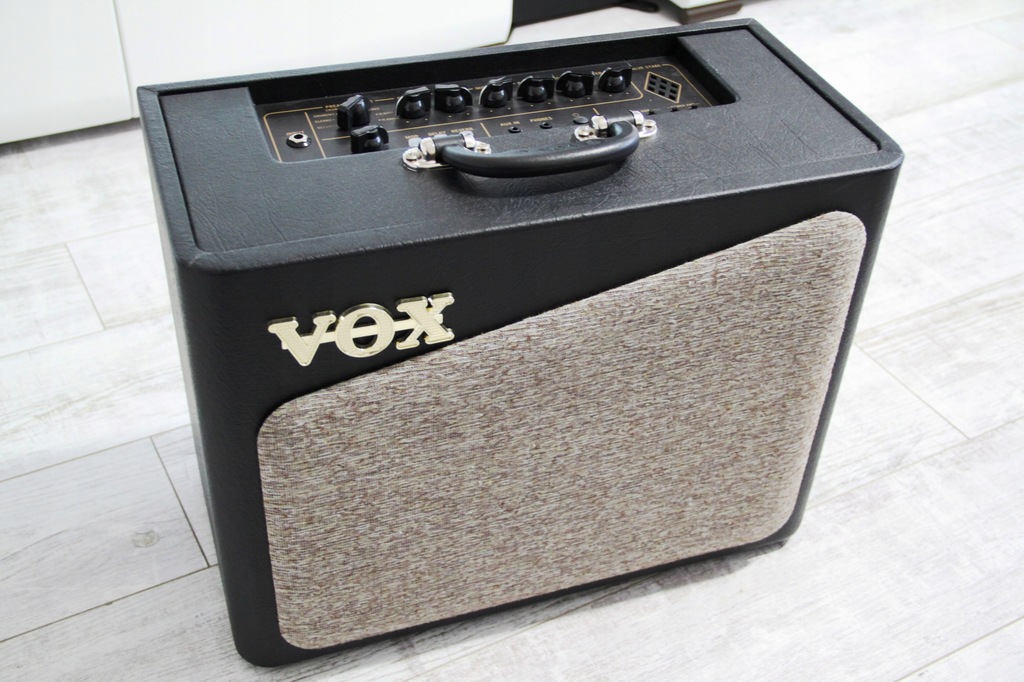 Wzmacniacz gitarowy lampowy VOX AV15 jak nowy