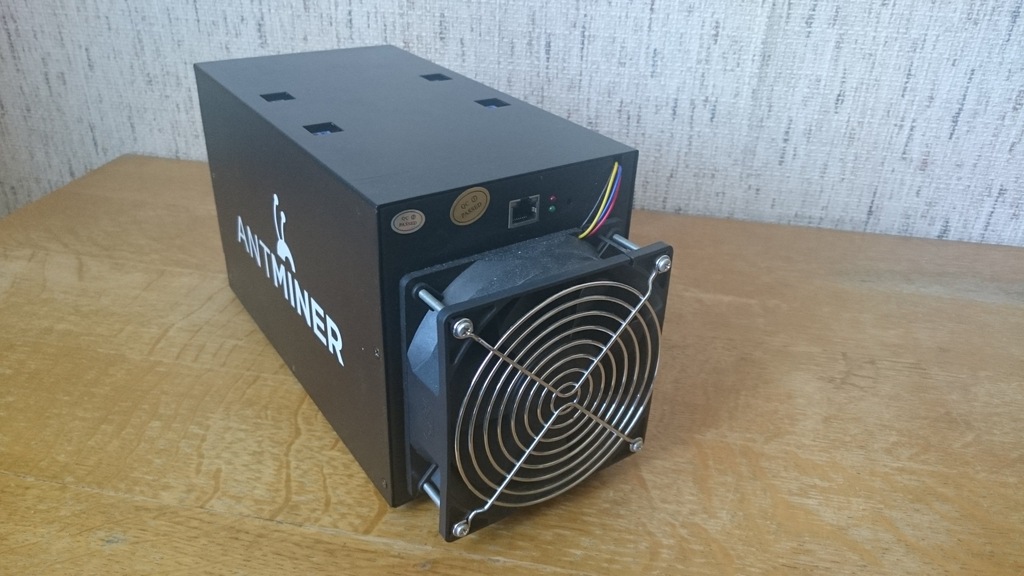 Koparka kryptowalut Antminer S3 + WiFi BTC SHA256