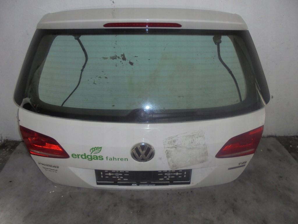 Klapa bagażnika Passat B7 kombi demontaż ładna