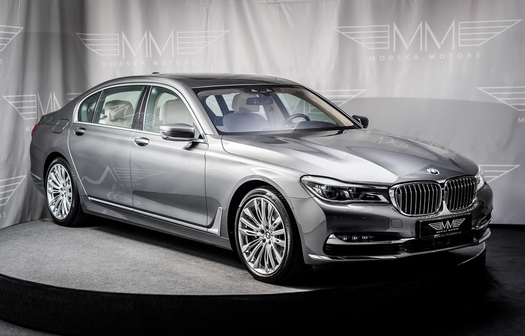 BMW 750i Long Sky Executive Lounge B&W FV23%