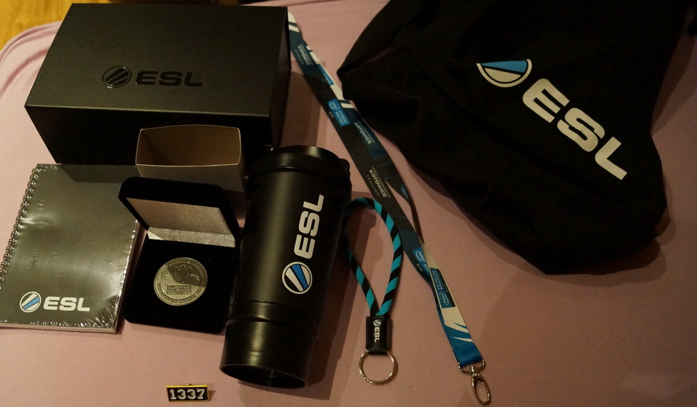 IEM counter strike ESL CS GO gadżety medal VIP