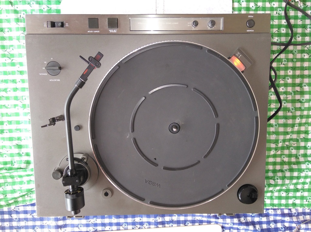 Gramofon Sony Wega P-550