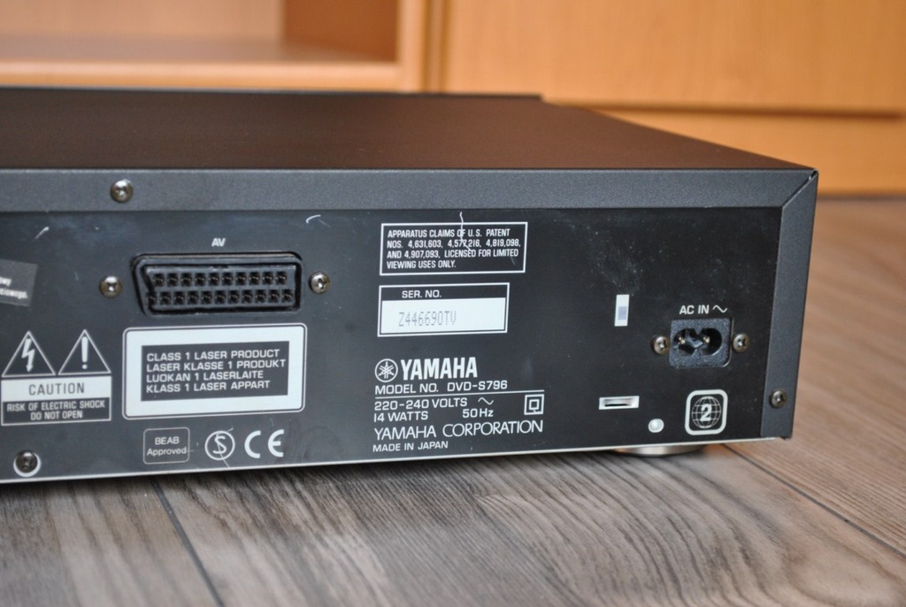 ★ヤマハ　DVD-S796 DVD/cdプレーヤー,ヨゴレキズあり。動作良好です YAMAHA DVD-S796 WYSOKIEJ KLASY ODTWARZACZ CD /DVD