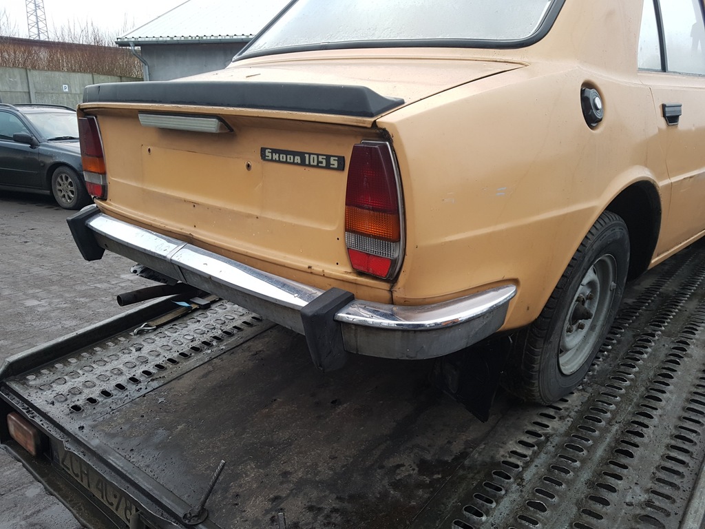 skoda 105 zderzak chrom tył