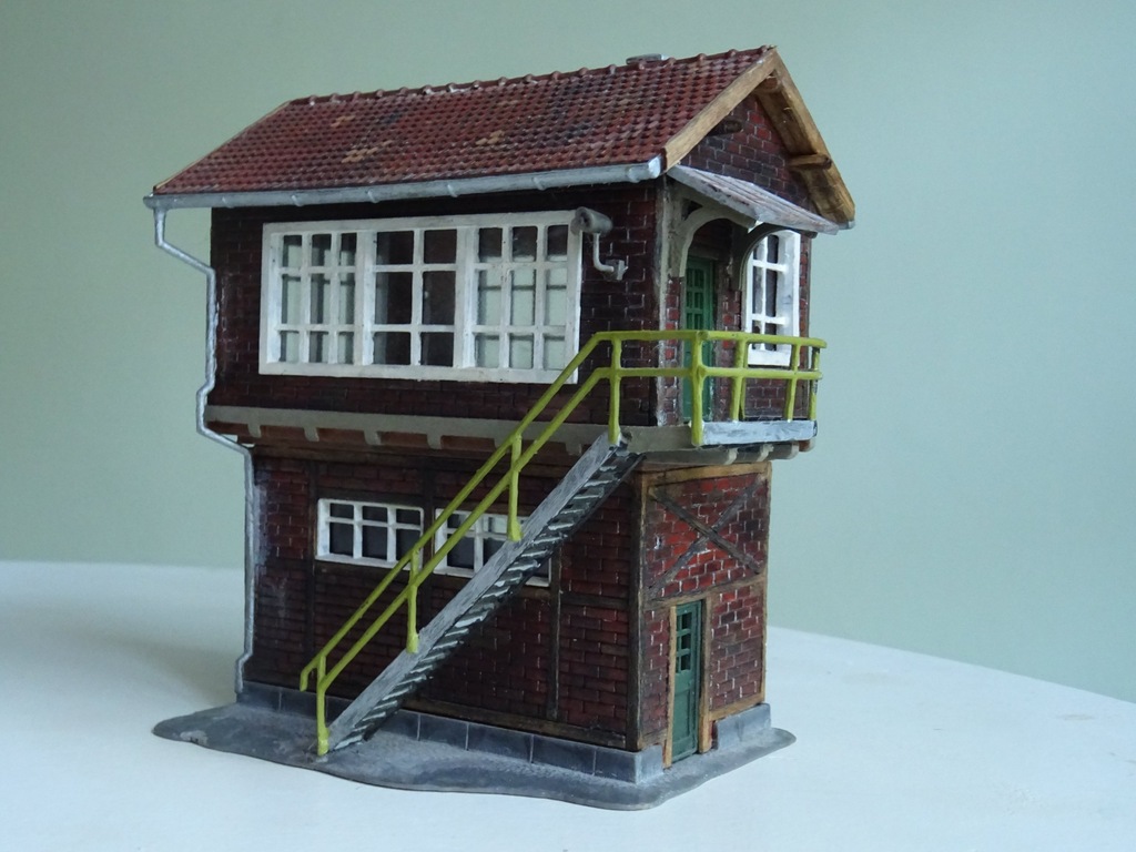 Nastawnia FallerH01/87 pomalowana,drewniane belki