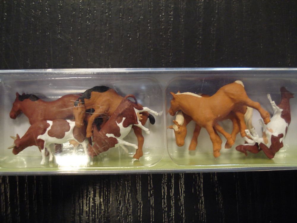 1:87 Figurki konie krowy FALLER 154002