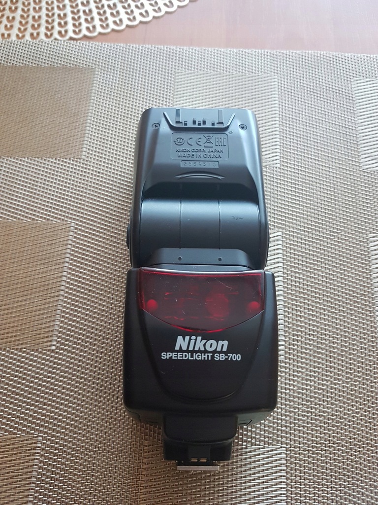 Nikon sb-700