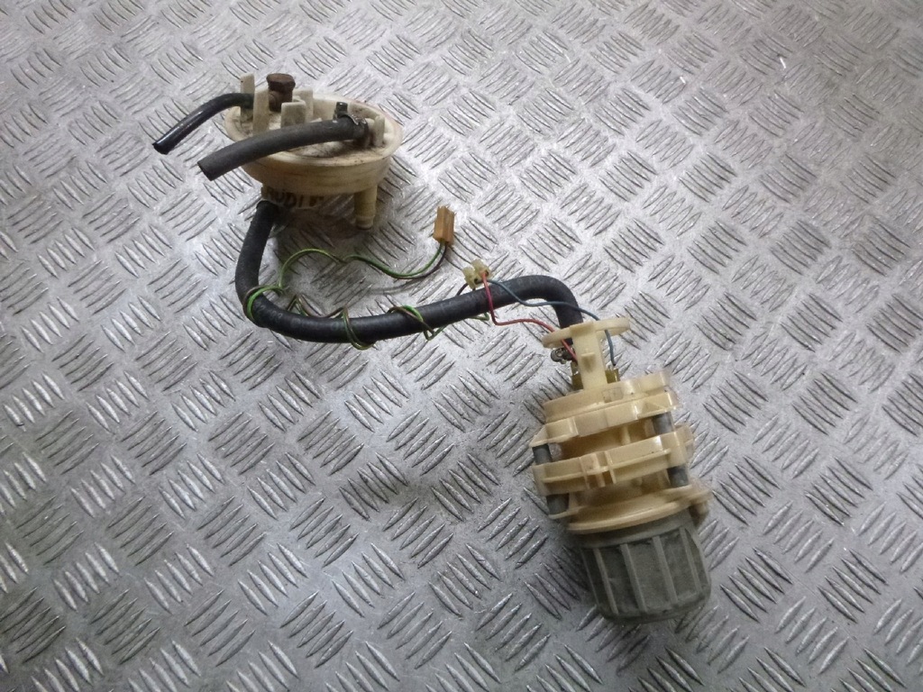 POMPKA PALIWA AUDI 80 B4 2.0 B 8A0201319