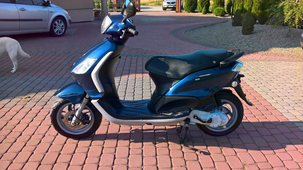 DWA SKUTERY Piaggio Fly 100 za 2 600 zł