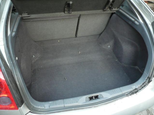 NISSAN PRIMERA P12 HB BOCZKI WYKŁADZINA BAGAŻNIKA