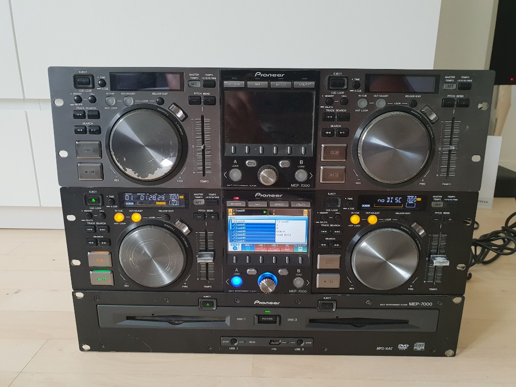 Pioneer CDJ MEP-7000 DJ　パイオニア zarchiwizowane) Multi-entertainment player and controller