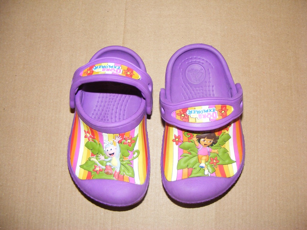 dora the explorer crocs