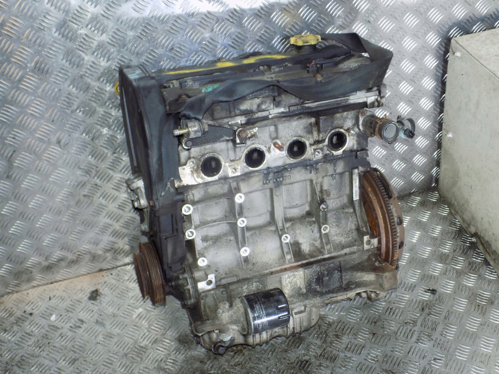 Купить двигатель бу спб. Двигатель 18k4f 1.8 Rover. Ровер двигатель 18k4f. Rover 25 двигатель 1.8. Блок двигателя Ровер 75.