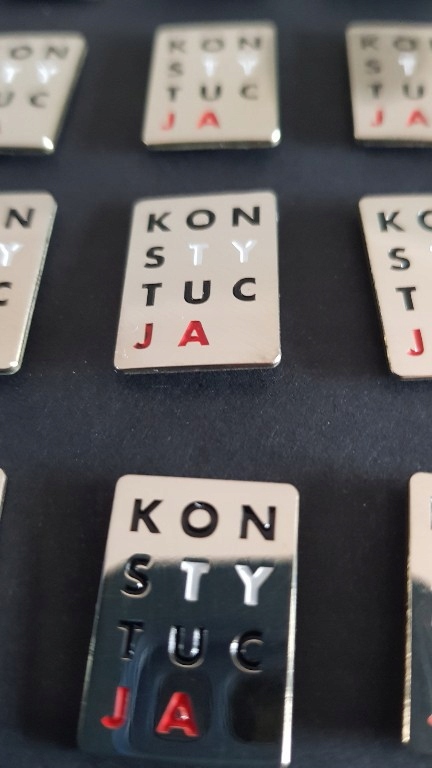 Przypinka znaczek pin Konstytucja