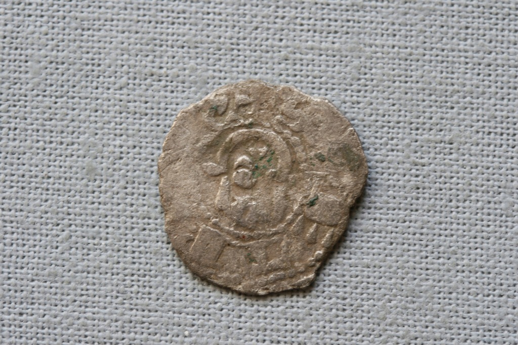 Francja srebrny denar IX-XI w głowa barbarzyńcy