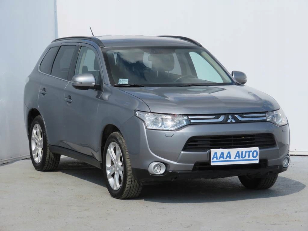 Mitsubishi Outlander 2.0 , Salon Polska 7774903873