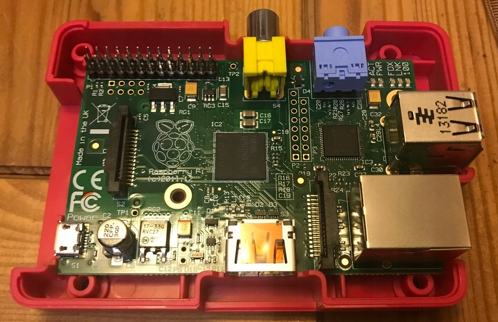 Raspberry Pi 1 Model B+ (c)2011.12 + obudowa