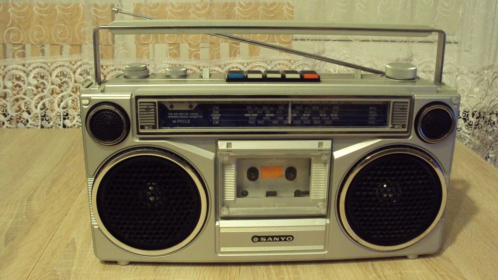 SANYO M9903LE Boombox Radio Cassette STEREO VINTAG