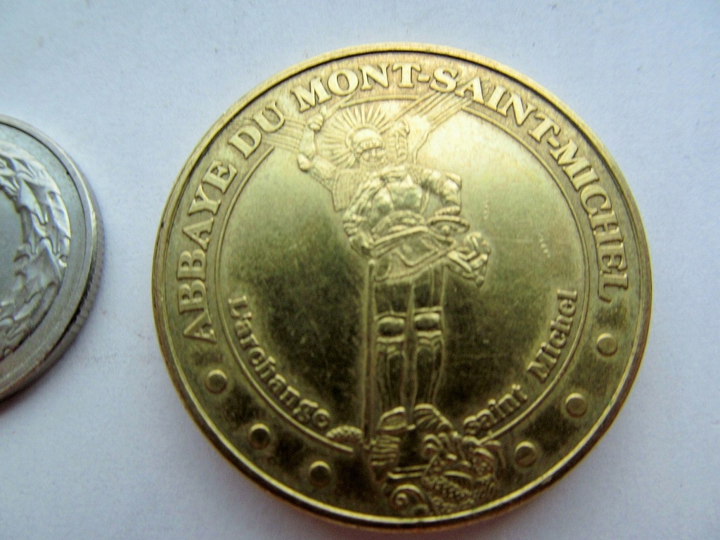 Francuski medal ze św. Michałem.