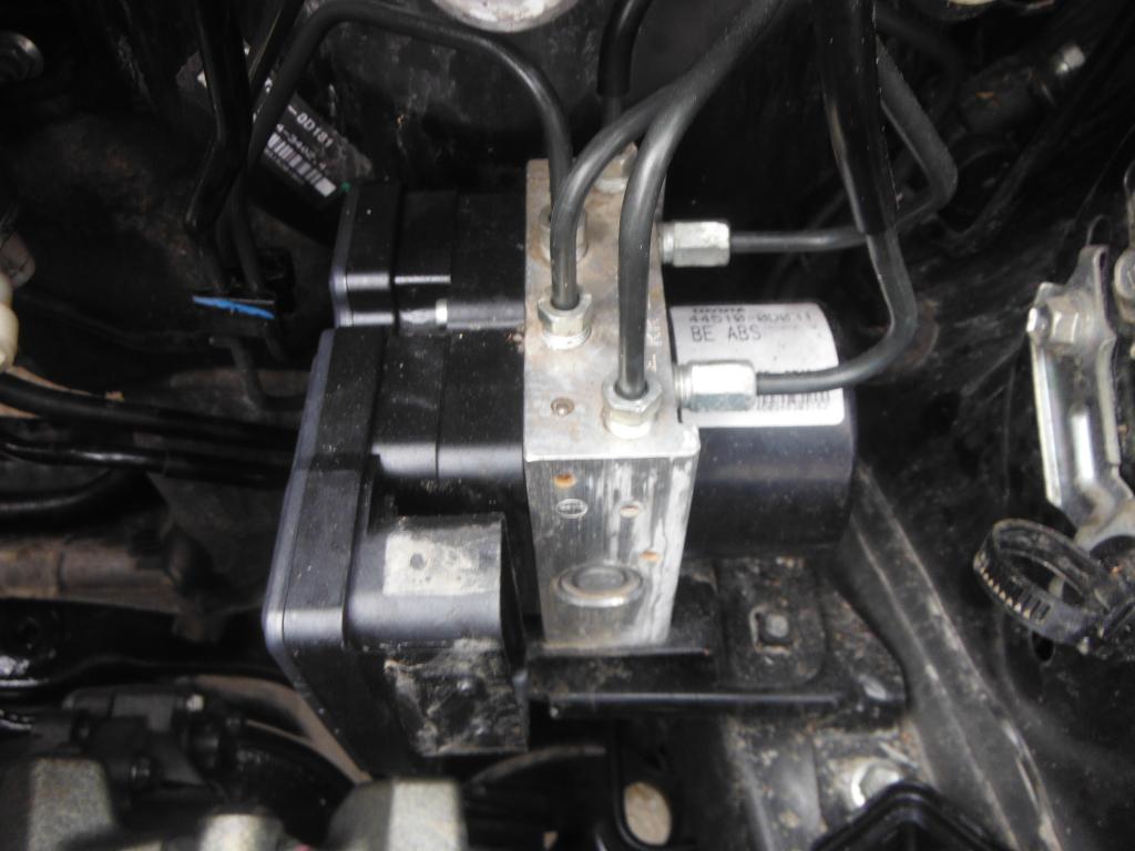 POMPA ABS TOYOTA YARIS 2 II 1.4 D4D