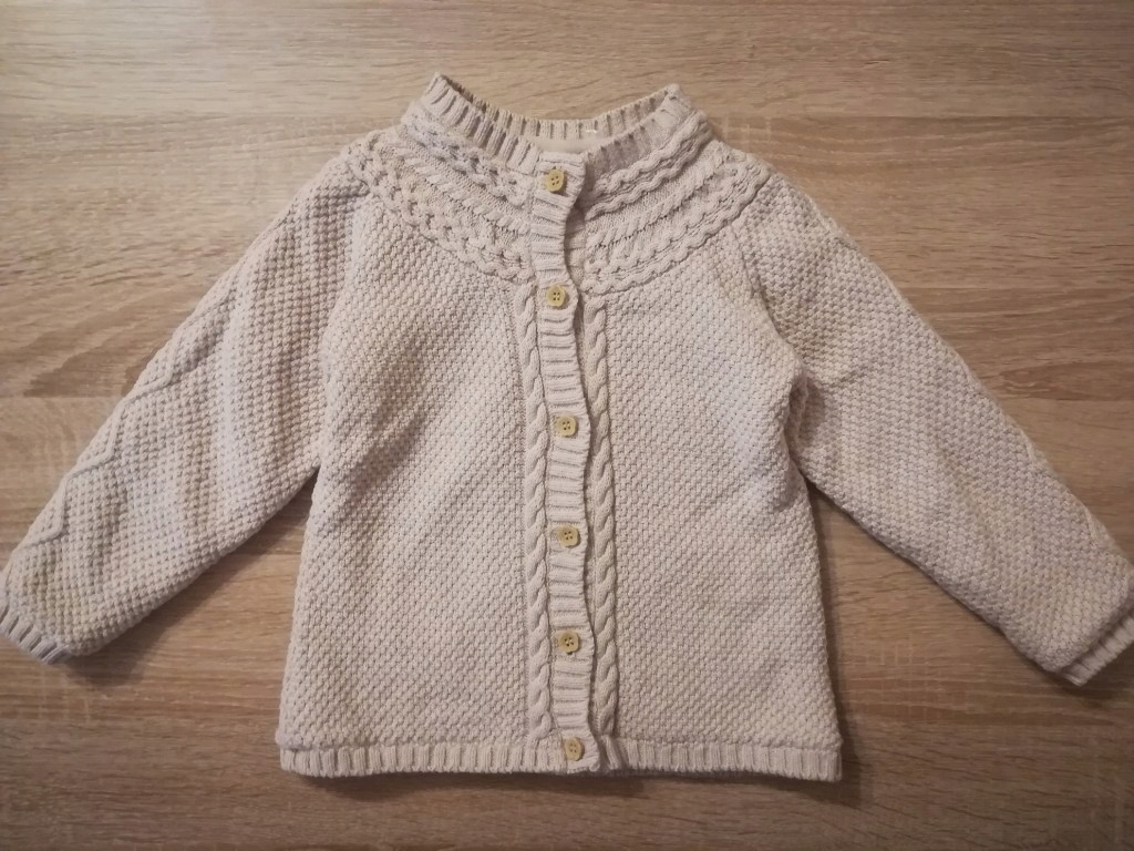 TU 86 - 92 cieplutki sweterek dla córeczki