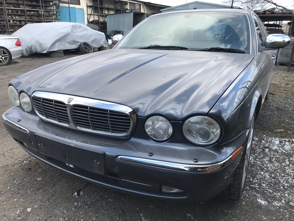 JAGUAR XJ8 X350 4.2 SUPERCHARGER DAIMLER SUPER V8