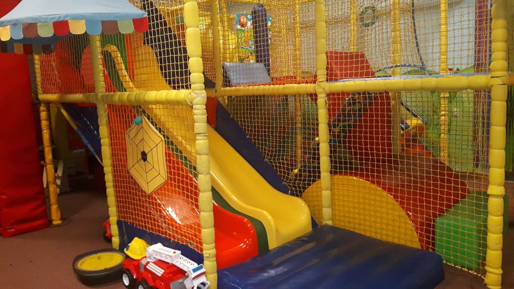 Sala zabaw dla dzieci konstrukcja 
