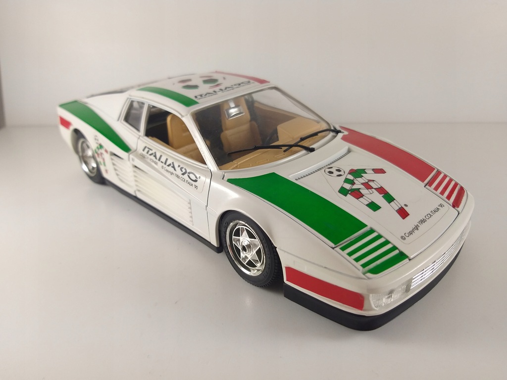 MODEL FERRARI TESTAROSSA 1984 1:18 ITALIA '90'