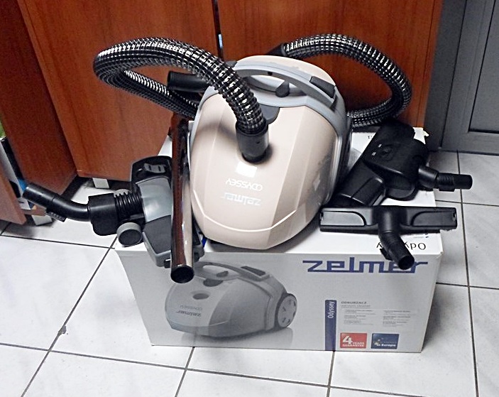 ODKURZACZ ZELMER ZVC305