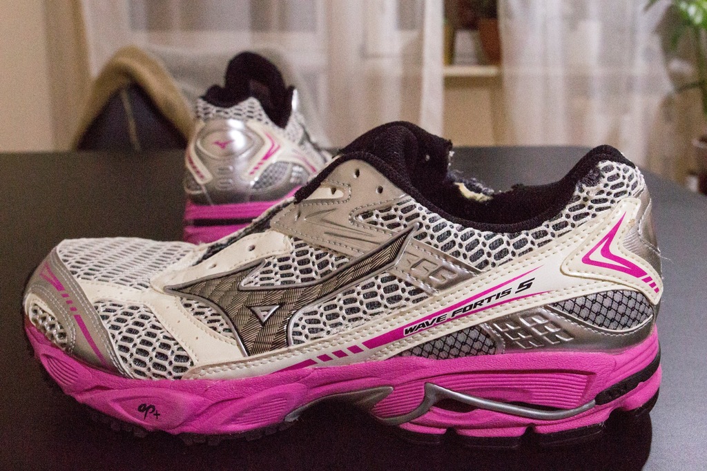 Mizuno wave fortis clearance 5