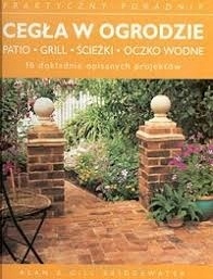 Cegła w ogrodzie. Patio grill ścieżki