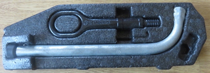klucz do kół ucho holownicze VW CADDY 2K0012113C