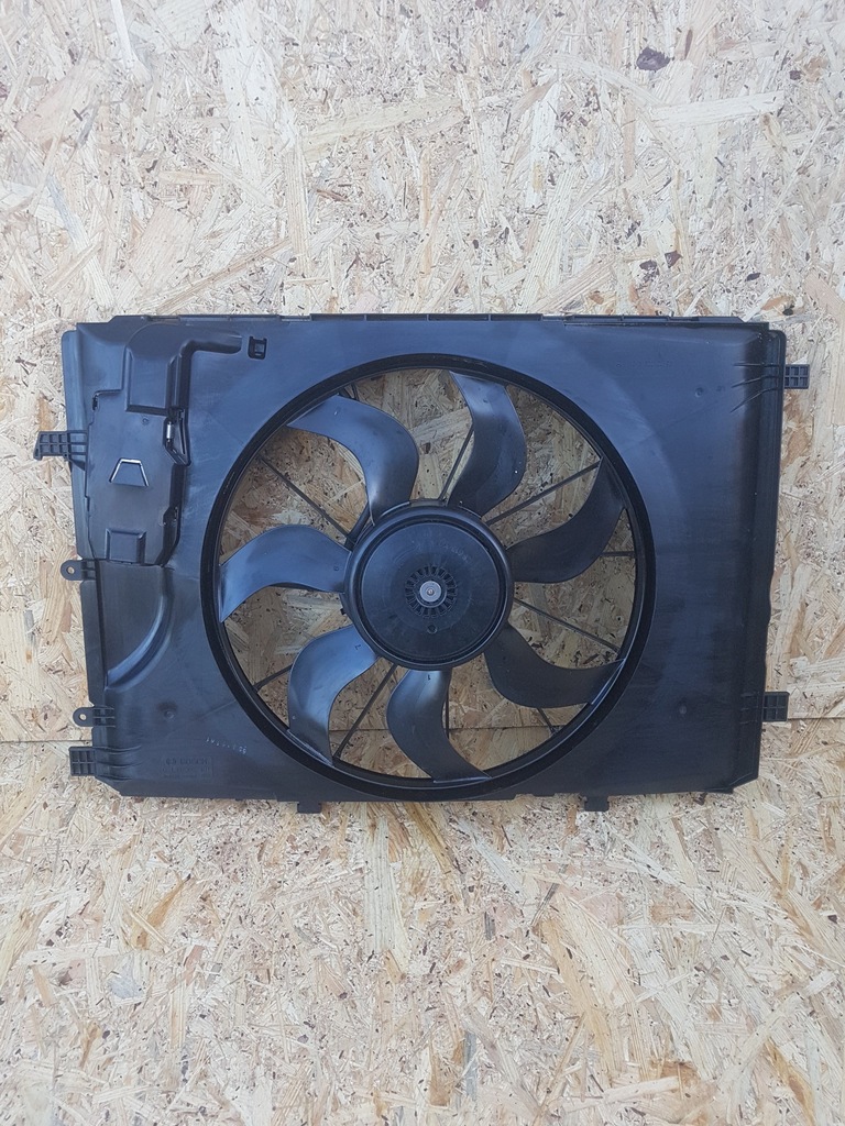 WENTYLATOR MERCEDES A B CLA GLA A 246 500 00 93