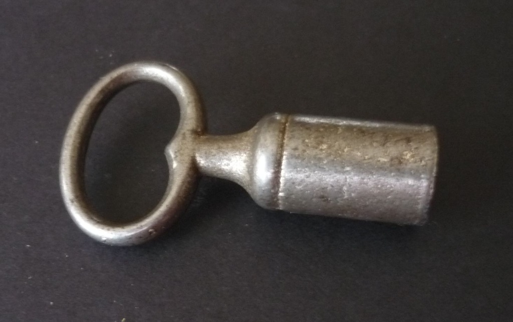 STARY KLUCZ CZWOROKĄT - 9 mm
