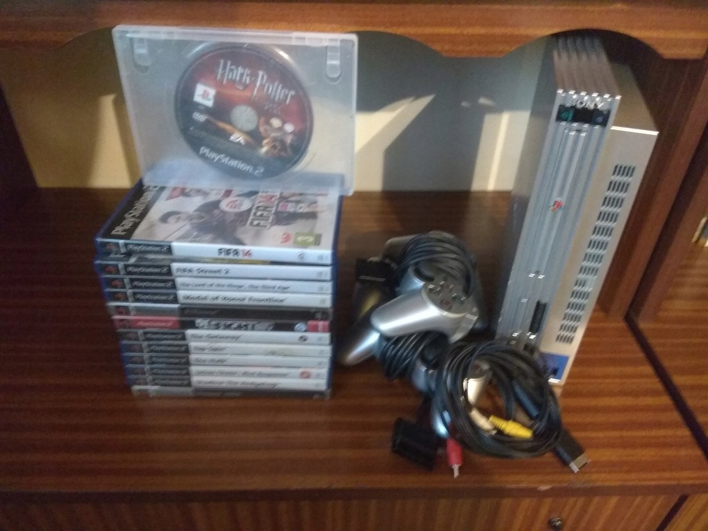 Konsola PS2 Srebrna 3Pady + 13 gier