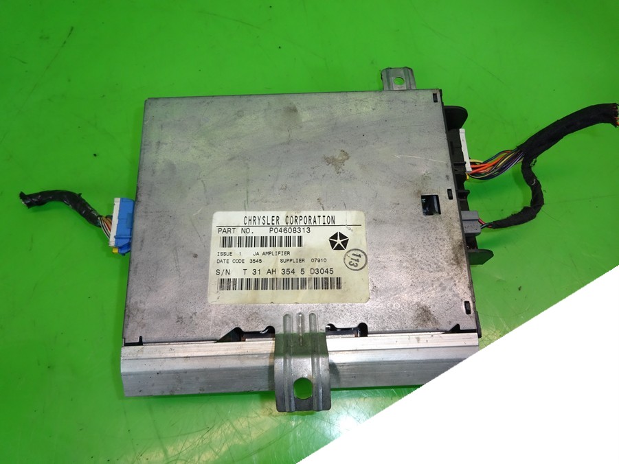 Wzmacniacz radia P04608313 CHRYSLER STRATUS 97r