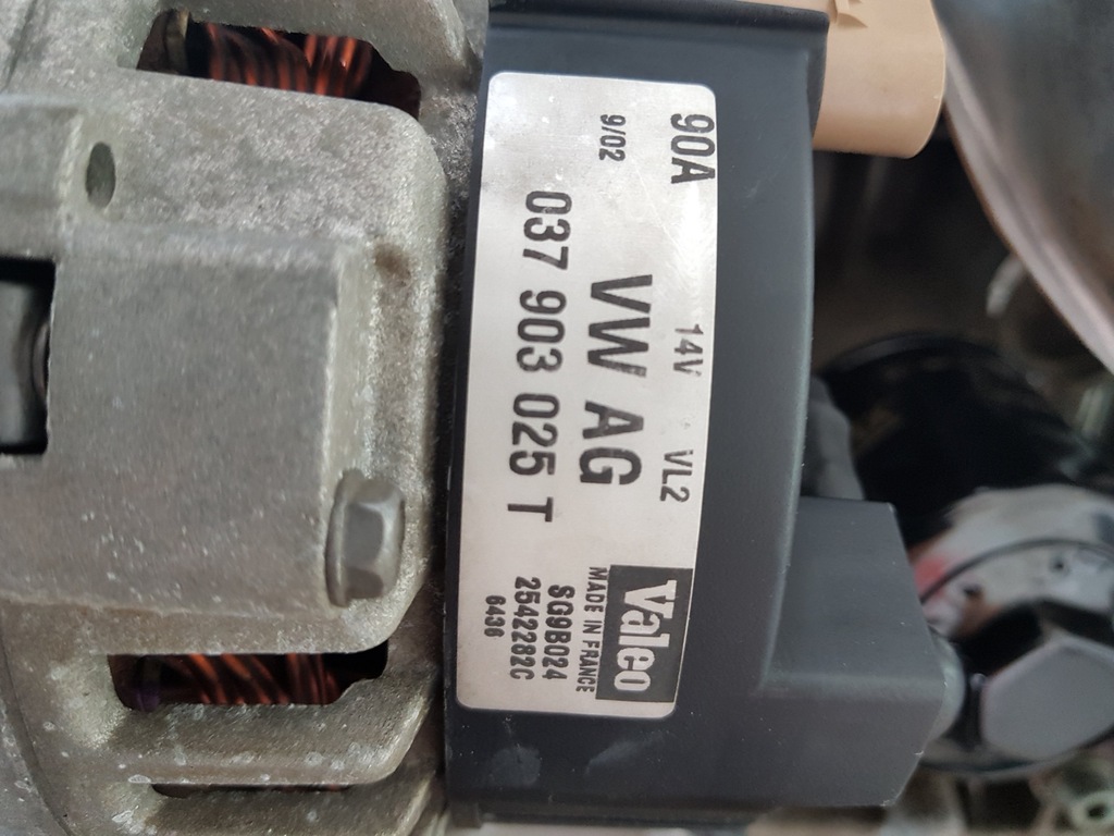 Alternator VW Polo 9N 1.4 B 037903025T Valeo 90A 7393333291
