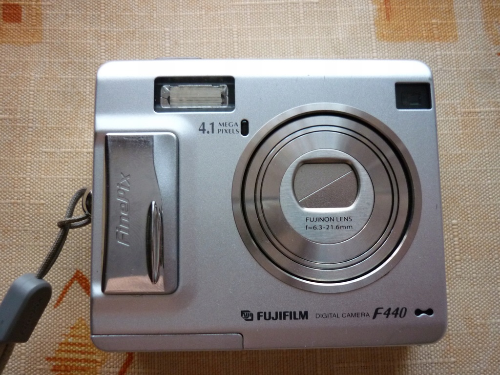 Fujifilm FinePix F 440 w bardzo dobrym stanie