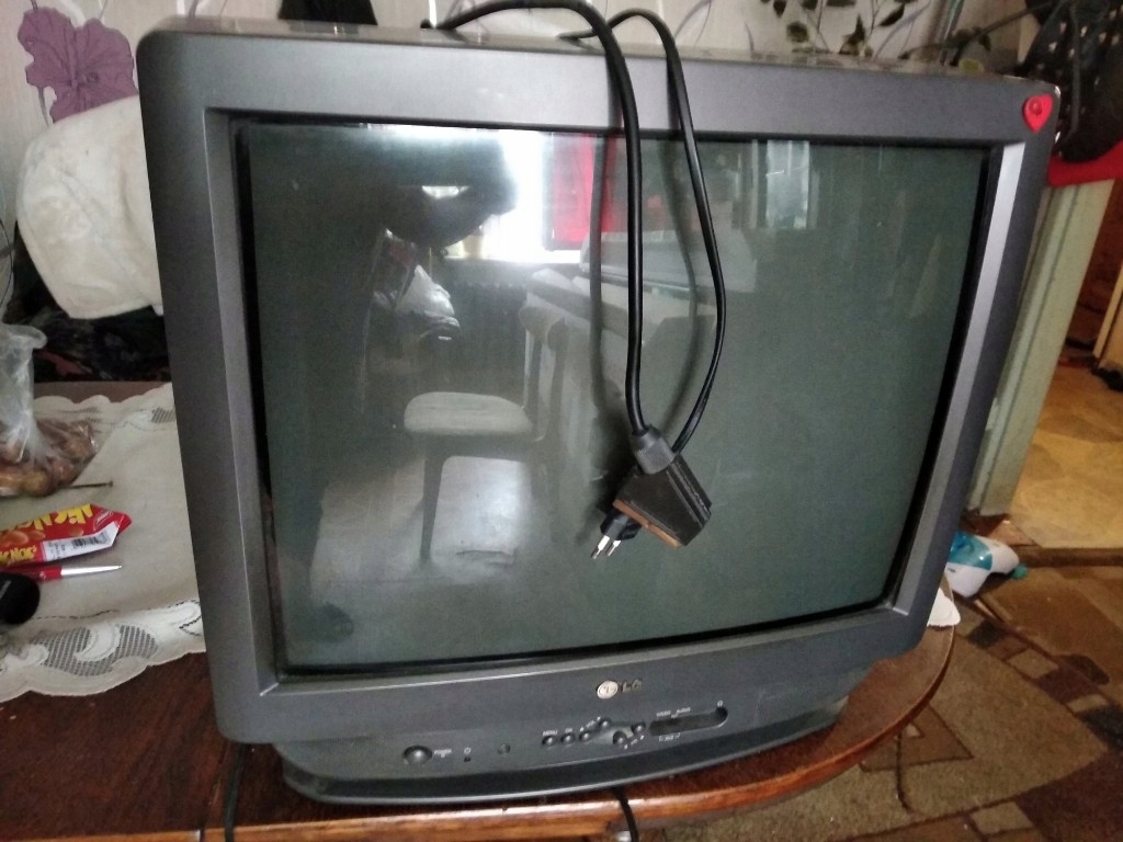 Telewizor LG 25 cali plus dekoder