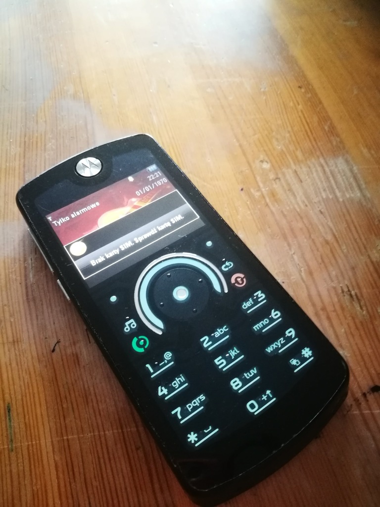 Telefon komórkowy Motorola ROKR E8 karta Karton