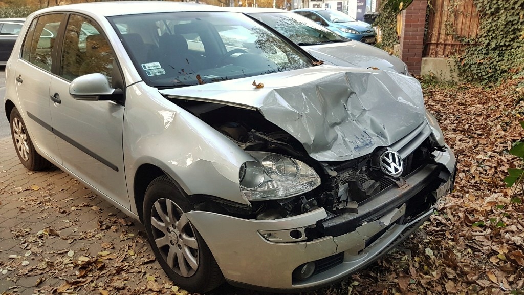 Volkswagen GOLF V - GOLF 5 uszkodzony