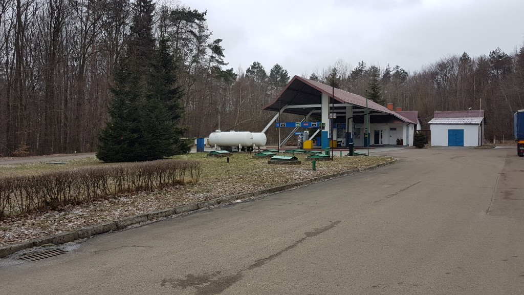 Stacja paliw dwa oddziały Jedlicze k/Krosna DK28