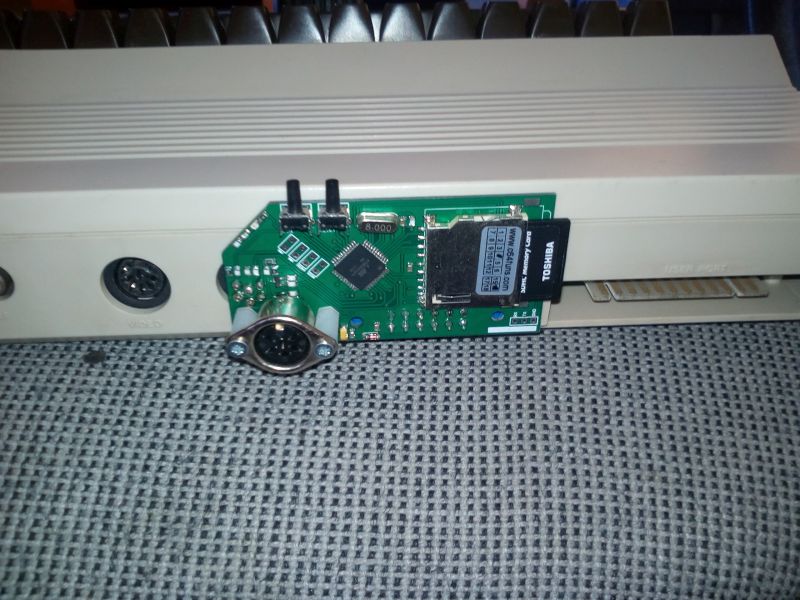 SD2IEC backplane + karta SD