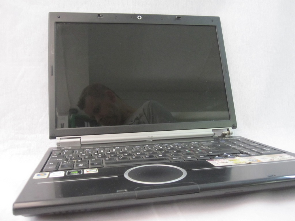 Laptop Packard Bell Ares GM2 Core2Duo 2x1,66 2GB
