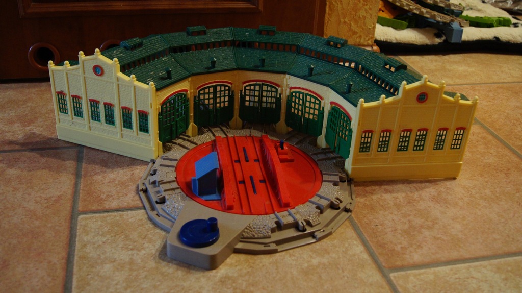 TOMEK I PRZYJACIELE DOMKOWO ZWROTNICA TRACKMASTER