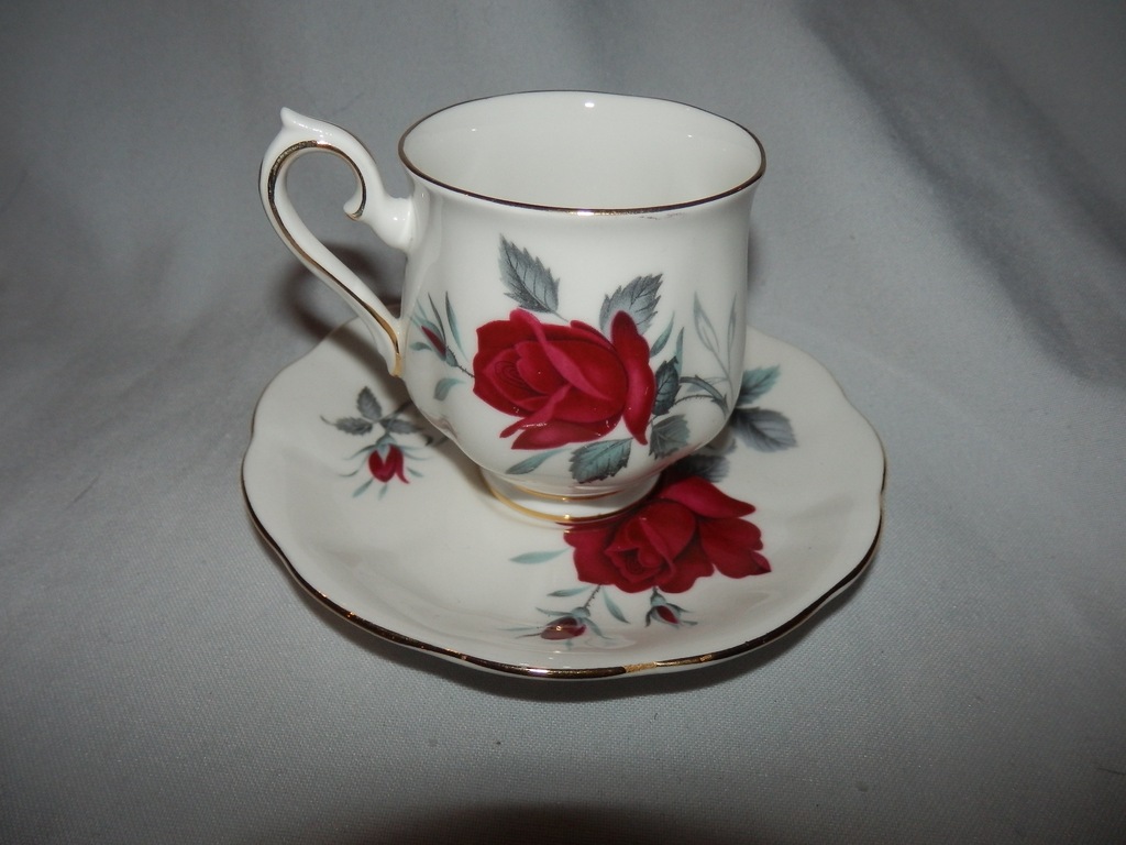 Filiżanka  porcelana Royal Albert róże