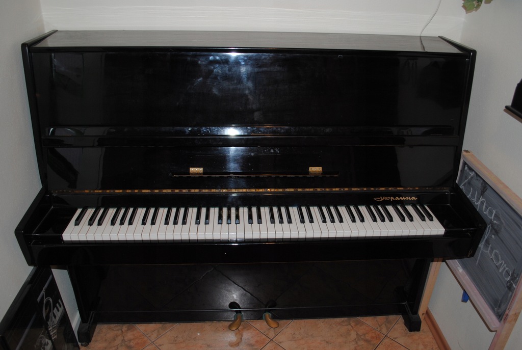 Pianino Ukraina 1989r. czarne połysk