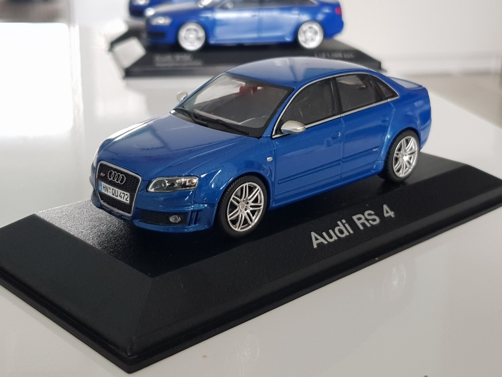 Amazon | ミニチャンプス 1/43 アウディ RS4 セダン B7 2004 ブルーメタリック 500台限定 Minichamps 1:43  Audi RS4 Limousine 943014603 | ミニカー・ダイキャストカー | ホビー