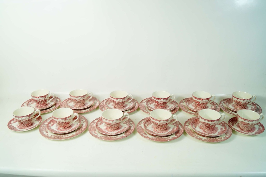 PORCELANA ANGIELSKA KOMPLET FILIŻANEK 12 SZTUK 