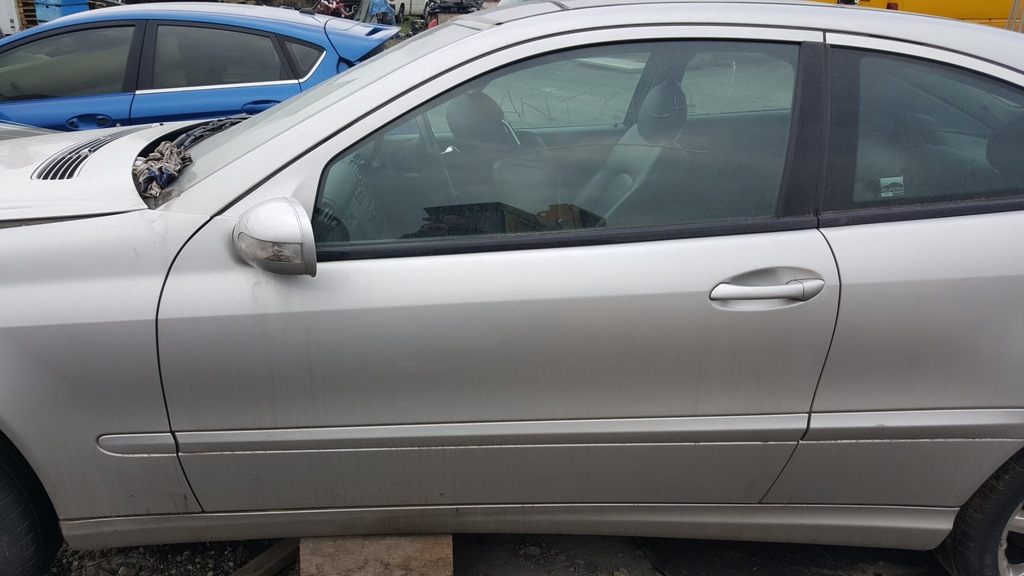 MERCEDES W203 SPORT COUPE DRZWI LEWE KOLOR 744